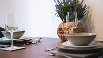 Panoramic Apartment, Accessible, Private Bathroom | Dining