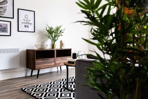 Lounge - Staycay - Modern 1-bed Apartment in Manchester City Centre (Salford)