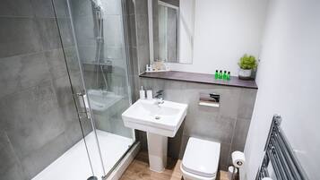 Panoramic Apartment, Accessible, Private Bathroom | Bathroom
