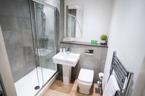 Panoraamahuoneisto, esteetön, oma kylpyhuone | Kylpyhuone