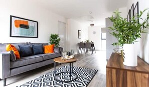 Panoramic-Apartment, barrierefrei, eigenes Bad | Lounge