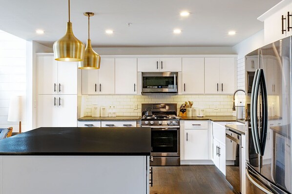 Fridge, microwave, oven, stovetop