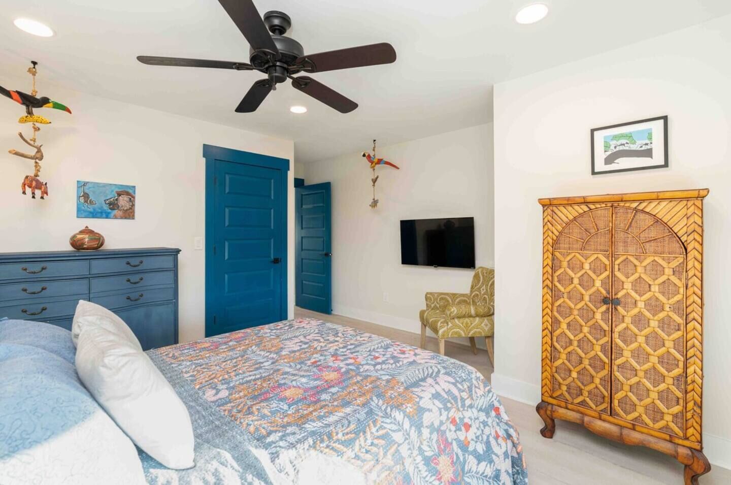 4 chambres, fer et planche à repasser, Wi-Fi gratuit, draps fournis
