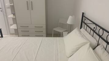 2 bedrooms, bed sheets