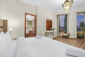 2 quartos, ferros/tábuas de passar roupa, Wi-Fi, roupa de cama