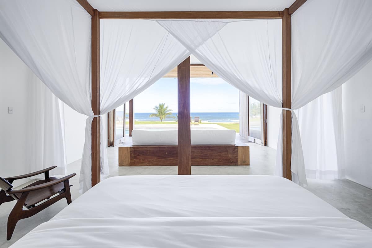 Seprai premium, selimut bulu angsa, minibar, dan Wi-Fi gratis