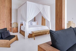 Suite, baño en la habitación, vista a la playa (MASTER SUITE ) | Ropa de cama de alta calidad, edredón, minibar y wifi gratis