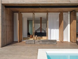 Suíte, suíte, vista para a praia (MASTER SUITE ) | Roupas de cama premium, edredons de pluma, frigobar, Wi-Fi de cortesia