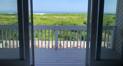Beachfront beauty, privacy, 2 floors. 5 minutes to Borgata and top AC nightlife!