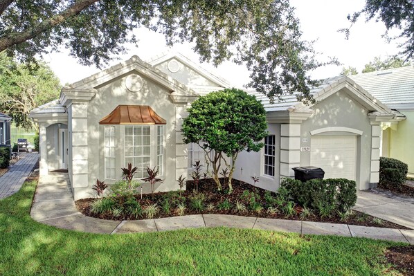 Exterior - Relax and enjoy the sunsets at this fully equipped 3 Bedroom Home (Clermont)