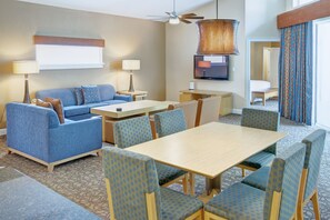 Flat-screen TV - Relax and enjoy the sunsets at this fully equipped 3 Bedroom Home (Clermont)