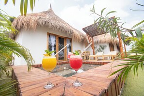 Deluxe-Dreibettzimmer, eigener Pool | Bettwäsche