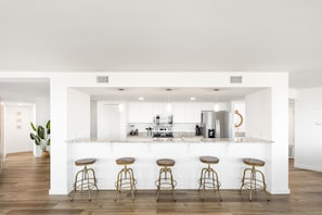 Fridge, microwave, oven, stovetop - Sandcastle Condominiums Unit 101 (Port Aransas)