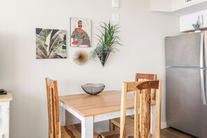 Dining - Sandcastle Condominium Unit 102 (Port Aransas)