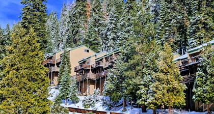 Cozy Pinecrest-Dodge Ridge Area Summer/Winter Fun Resort with King-Size Bed!