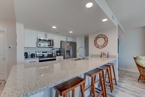 Fridge, microwave, oven, stovetop - Sandcastle Condominiums Unit 233 (Port Aransas)