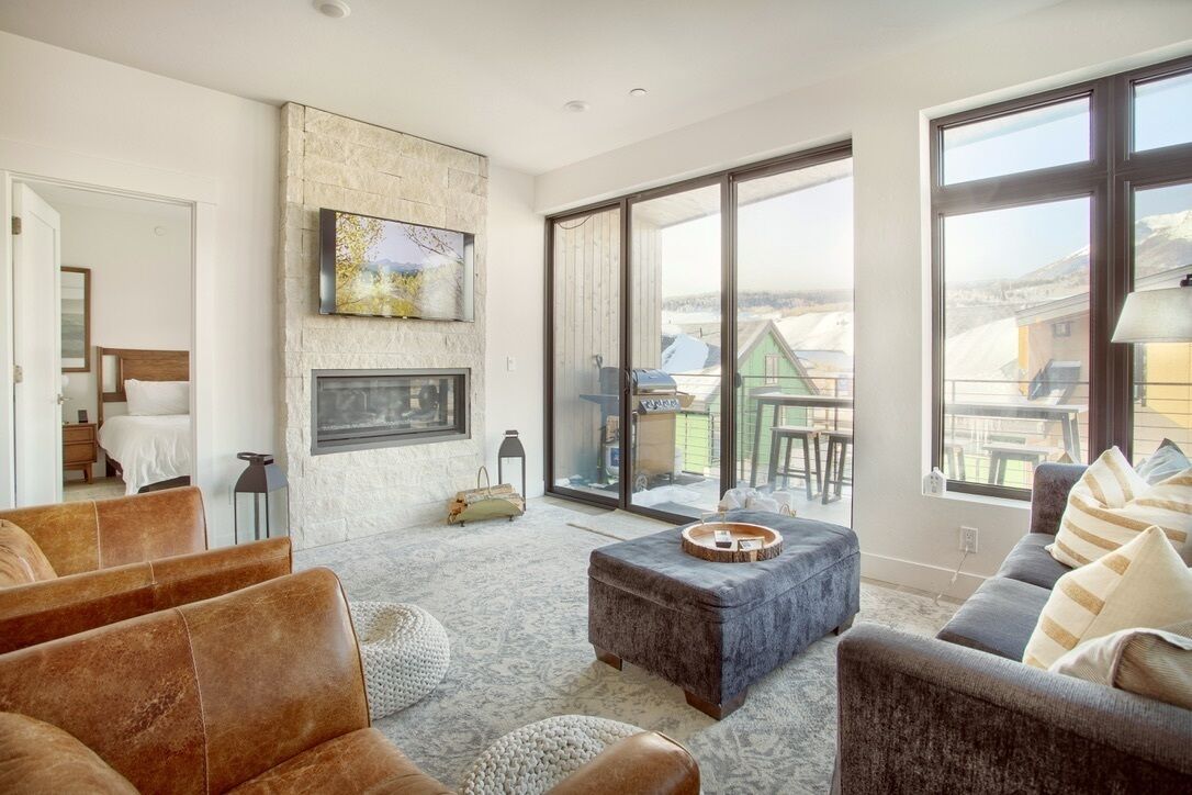 Smart TV, fireplace, books