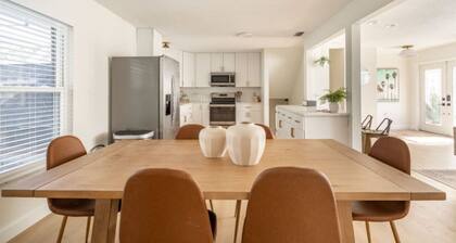 5-Bedroom Oasis w/ Swimming Pool & Near the Beach