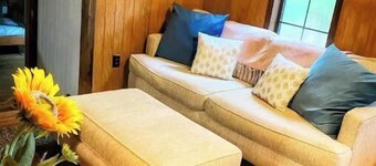 Roomy, cozy, secluded, and close to town!