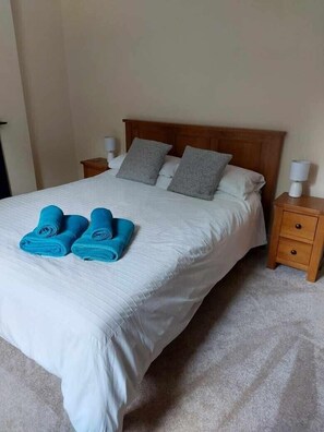 4 bedrooms, iron/ironing board, travel crib, free WiFi - Traditional cottage with modern amenities (Saint Bees)