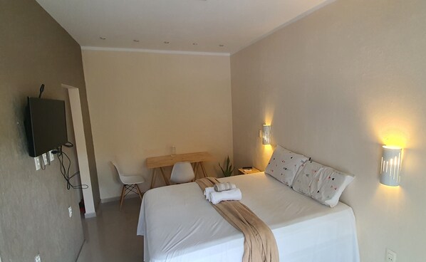 1 chambre, fer et planche à repasser, Wi-Fi gratuit, draps fournis