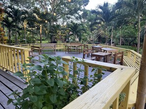 BBQ/picnic Area - Warrie Head Resort (Ontario Village)