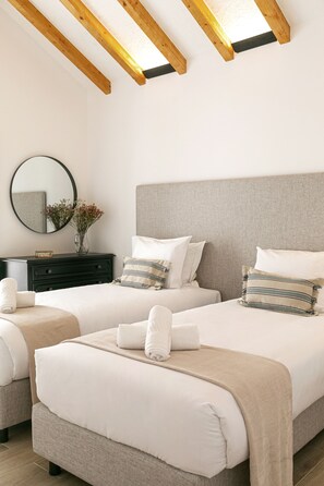 2 chambres, lit parapluie, accès Internet, draps fournis