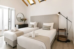 2 chambres, lit parapluie, accès Internet, draps fournis