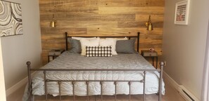 3 soverom, skrivebord, reiseseng for barn og wi-fi (inkludert)