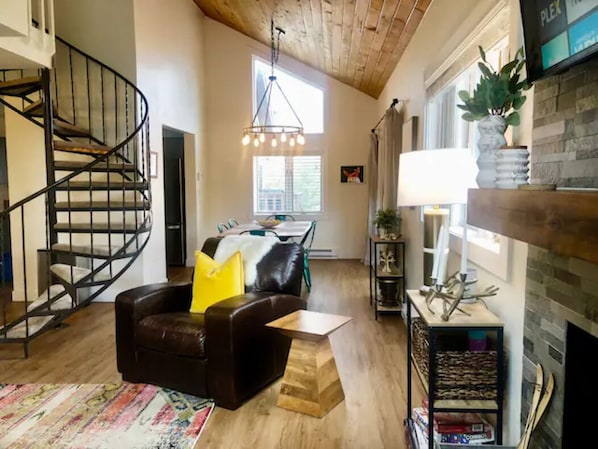 智能电视、壁炉