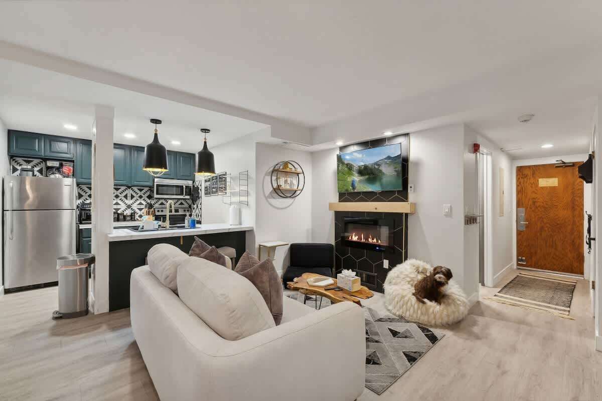 Smart TV, fireplace, offices