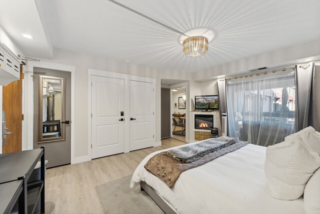 Desk, iron/ironing board, travel crib, free WiFi