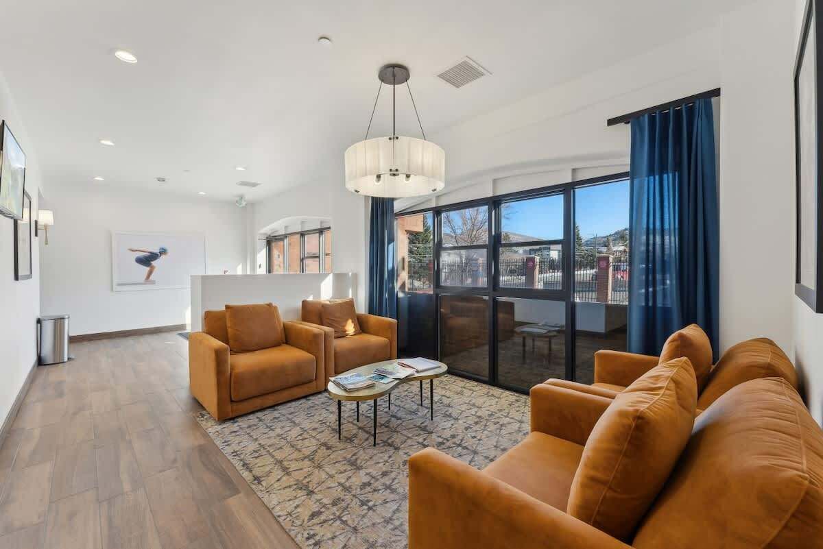 TV, fireplace, offices