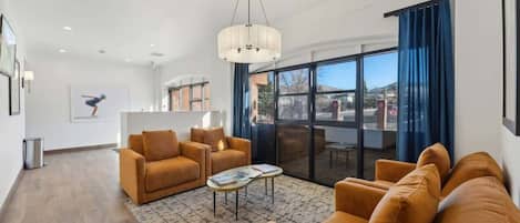 TV, fireplace, offices