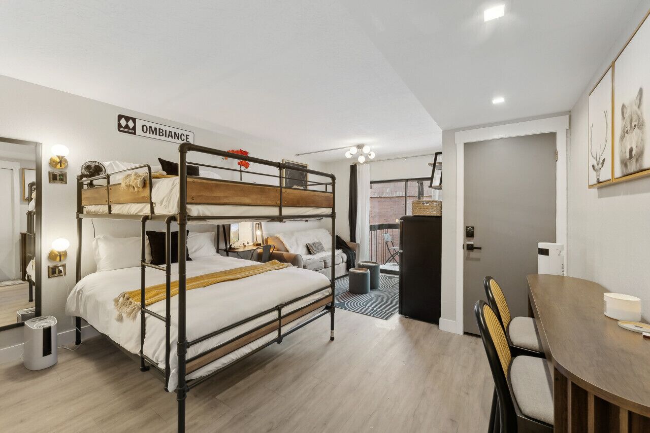 デスク、アイロン / アイロン台、WiFi、ベッドシーツ