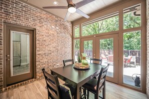 Dining - **Modern & Cozy 3-Bedroom Home with Great Amenities** (Lewisville)