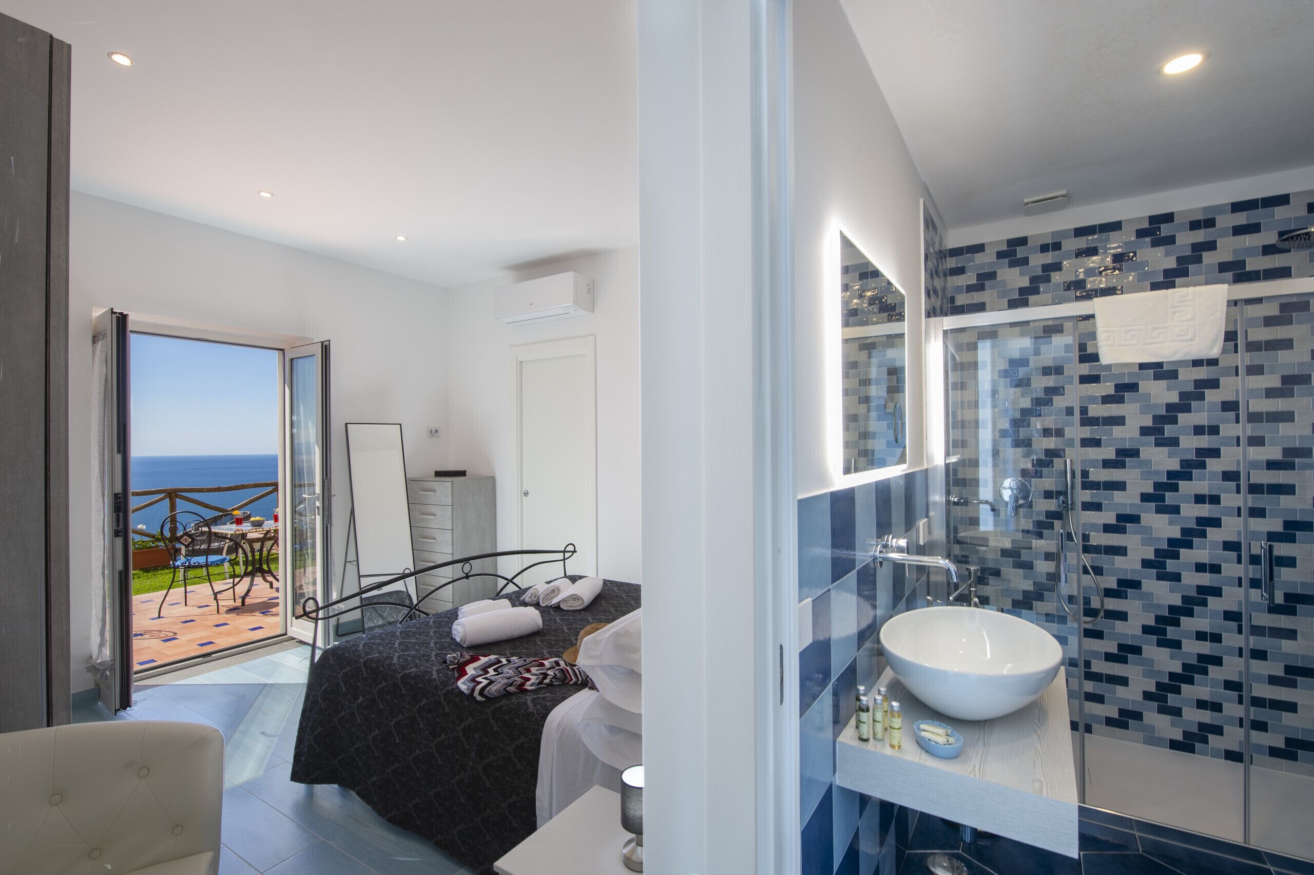 1 chambre, fer et planche à repasser, Wi-Fi gratuit, draps fournis