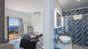 1 chambre, fer et planche Ă repasser, Wi-Fi gratuit, draps fournis