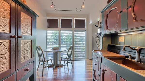 Tower Suite | Private kitchenette | Shared fridge, microwave