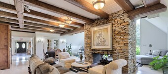 Twin Pine Manor Bed & Breakfast