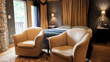 Windsor Suite | Living area | Fireplace