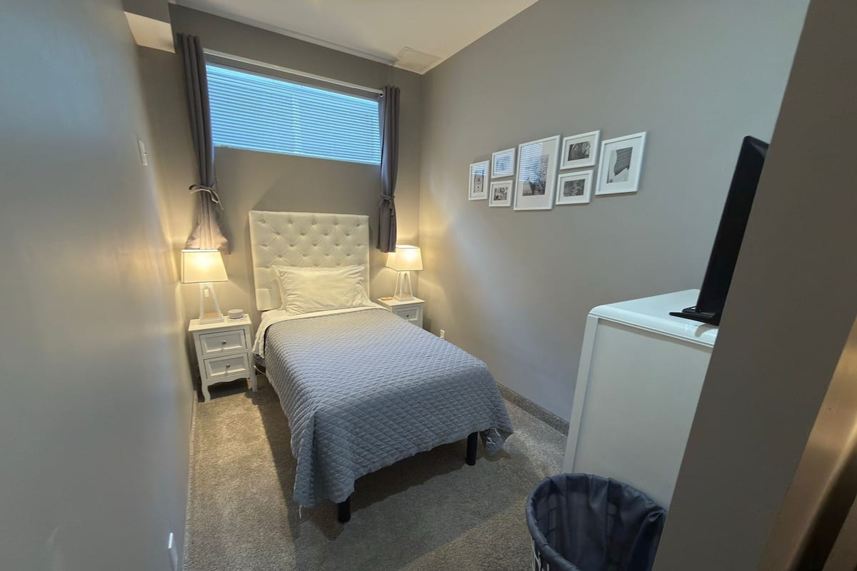 Economy Single Room (Breakfast and Limited Amenities Included) | Premium bedding, pillow-top beds, individually decorated