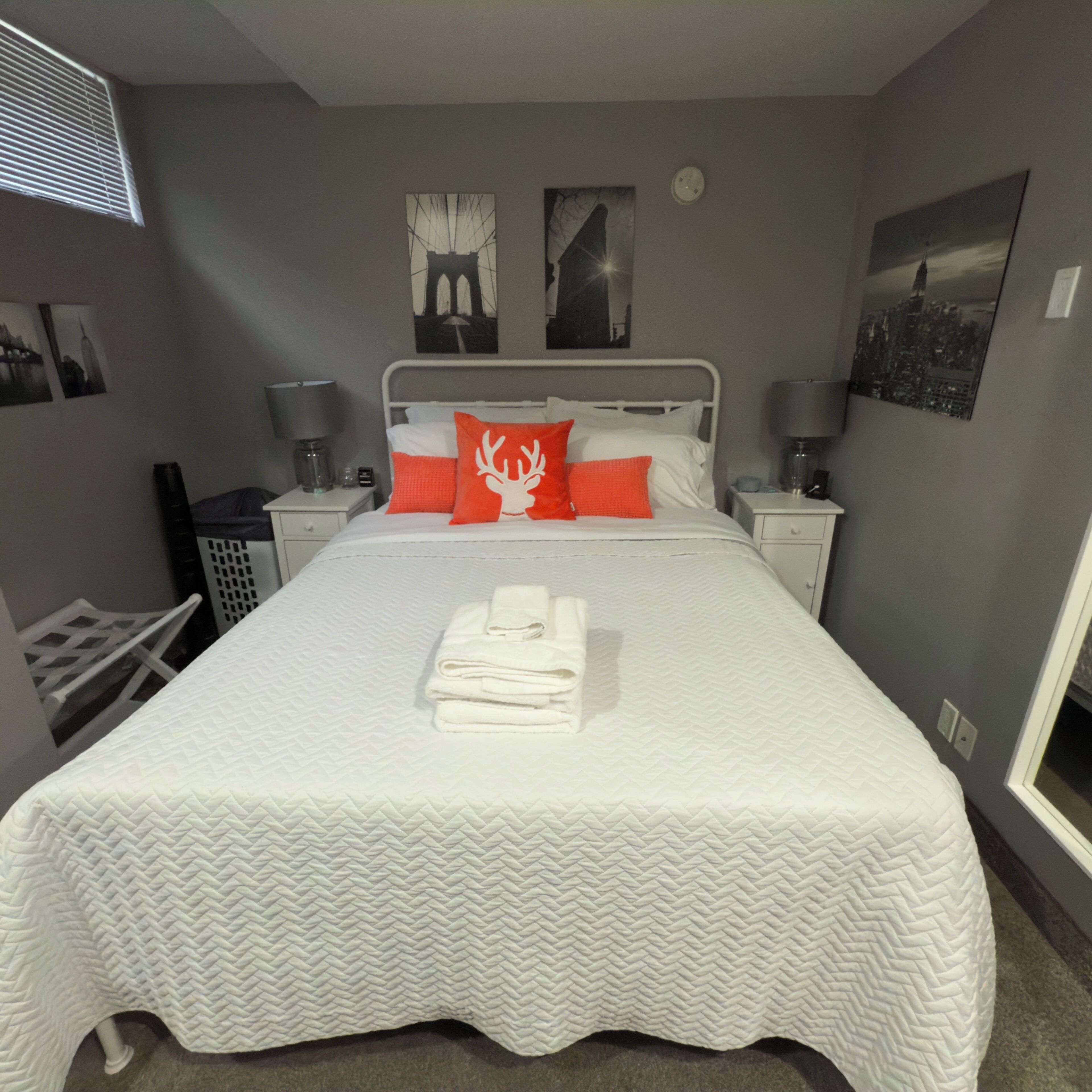 舒适客房, 1 张大床 | 高档床上用品、加厚床垫、熨斗/熨衣板、免费 WiFi