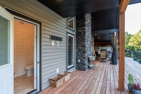 Stay549 - Image 21