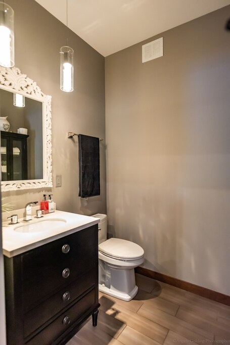 Stay549 - Image 34