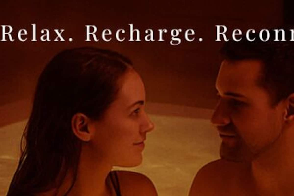 Executive Queen Room Direct Access to Outdoor Hot Tub & Sauna | Bathroom | Free toiletries, hair dryer, bathrobes, towels