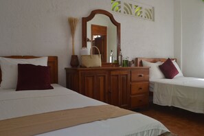 Quarto standard | Escrivaninha, Wi-Fi de cortesia, roupa de cama