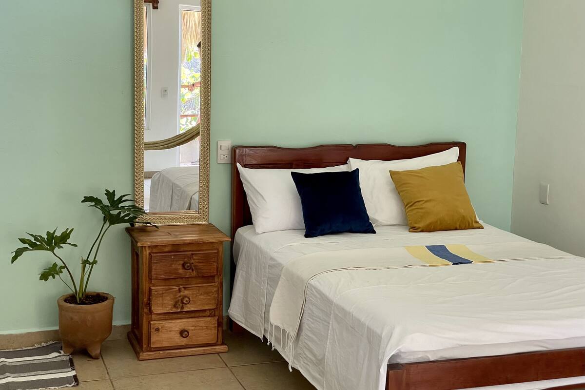 Desk, free WiFi, bed sheets