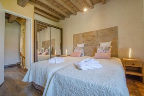 1 bedroom, travel crib, free WiFi