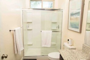 Shower, hair dryer, towels, soap - HIGH-END, 1 BEDROOM IN-LAW-SUITE(PRIVATE ENTRANCE) (Fresno)